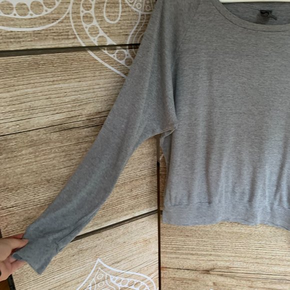 gray tna longsleeve minimalist pacific northwest 80s athleisure - Picture 3 of 6